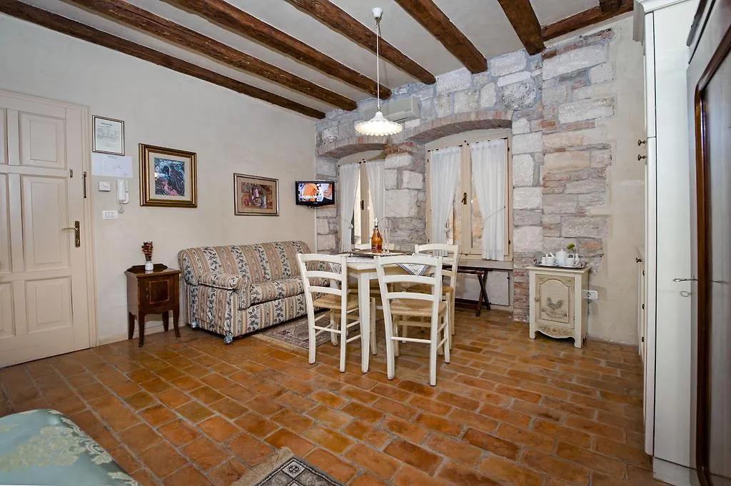 Residence Porta Antica Centro Storico Rovigno Appartamento