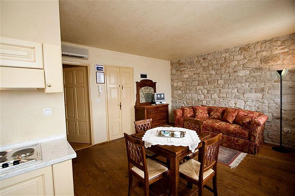 Residence Porta Antica Centro Storico Rovigno 0*,