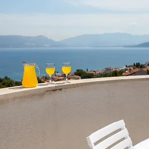 https://apartments-in-villa-top-trogir.splithotels.org